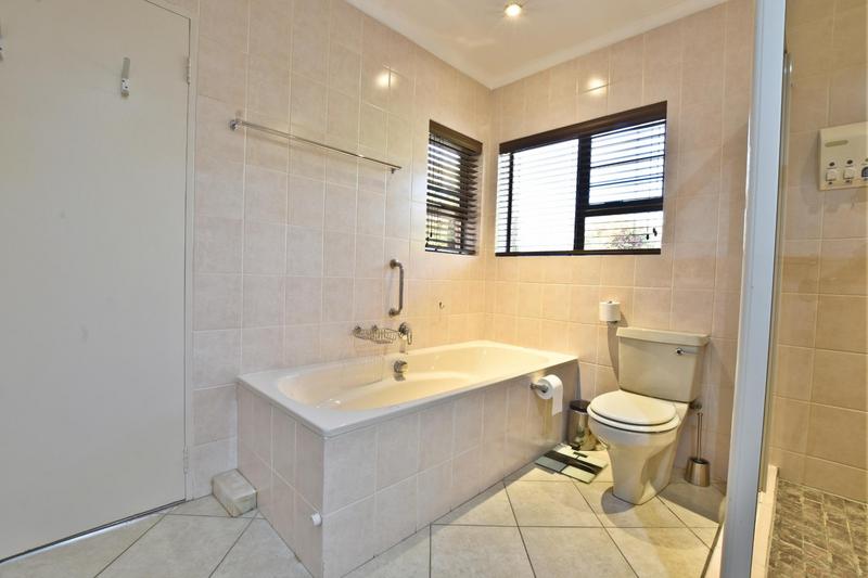 3 Bedroom Property for Sale in Vierlanden Western Cape